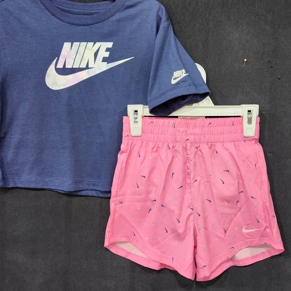 🆕️ Nike Tee & Shorts - Picture 2 of 5